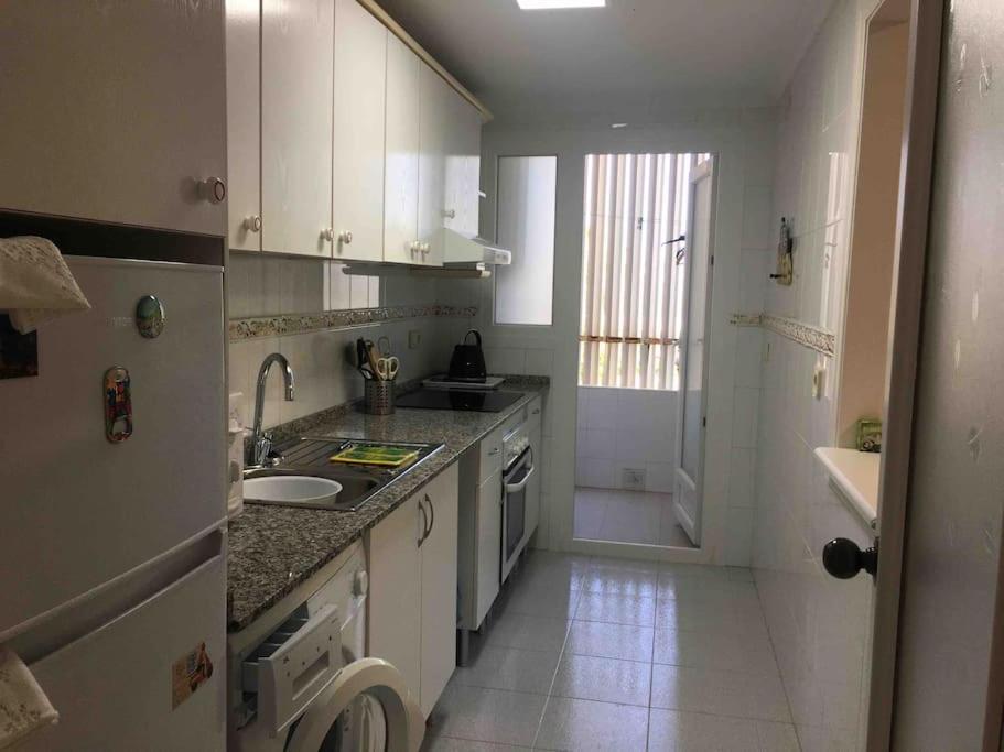 Apartamento Segunda Linea De Playa Con Piscina Ел Алтет Екстериор снимка