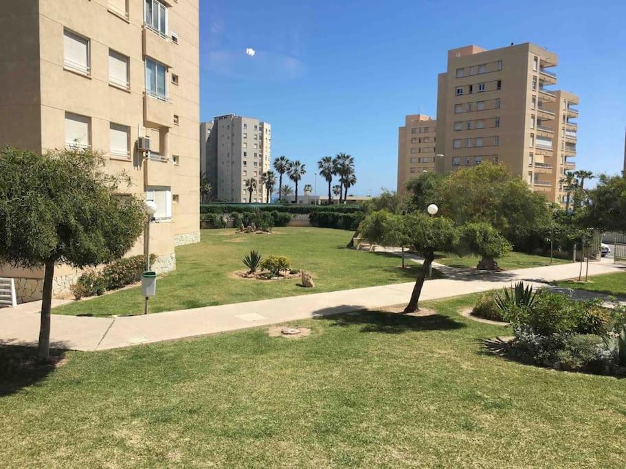 Apartamento Segunda Linea De Playa Con Piscina Ел Алтет Екстериор снимка